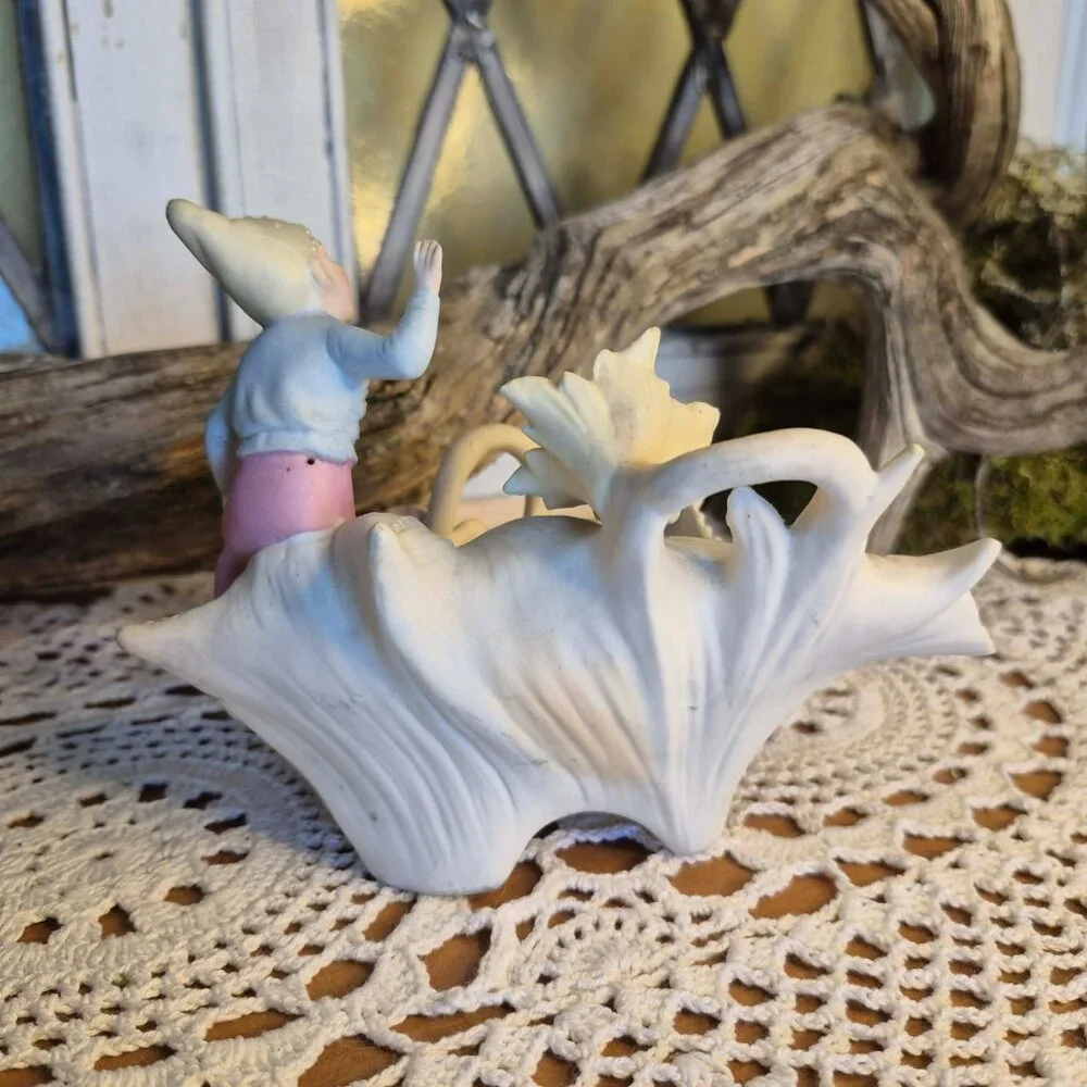 Vintage Pastel Porcelain Elf on a Shell Trinket Dish Planter - Picture 4 of 15
